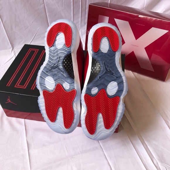 Air Jordan 11s main image 7